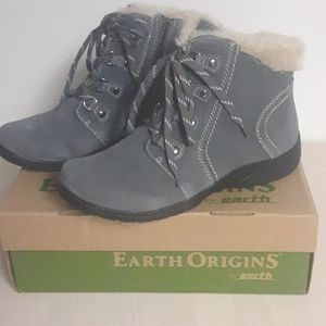 Earth Origins Suede Water Repellent Ankle Boots 9 1/2 Wide